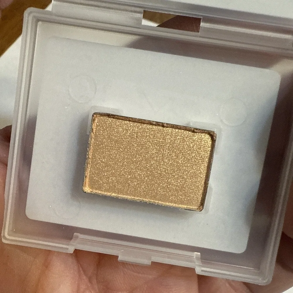 Mary Kay‎ Mineral Eye Color Gold Coast 046684 .05 oz New Discontinued